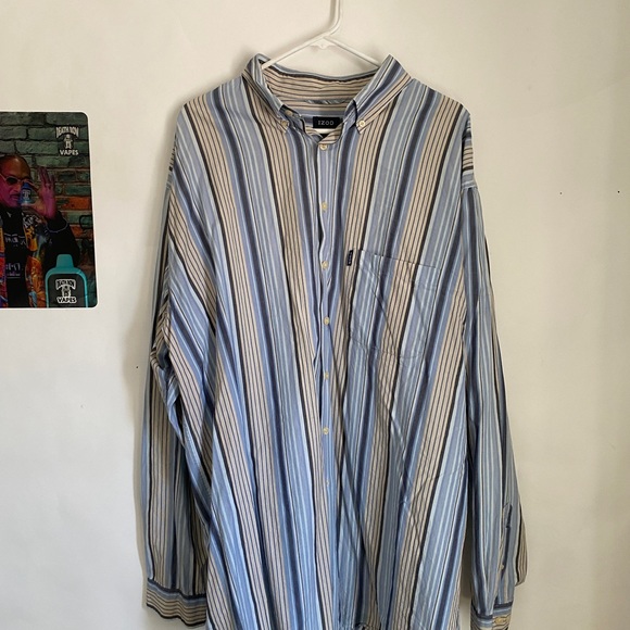 4 Collared Long sleeve button up shirts - Picture 4 of 12